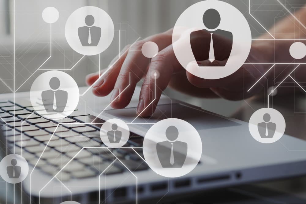 Attendance App vs HRIS: Key Differences You Need to Know