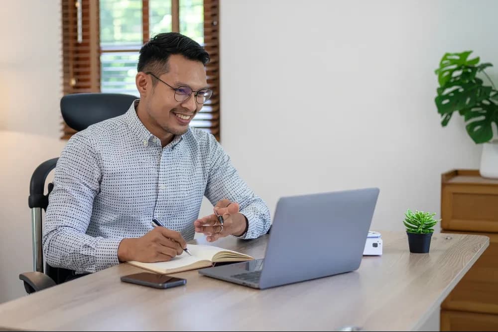 Tips Ampuh! Cara Mencegah Titip Absen Pekerja dengan Sistem Digital